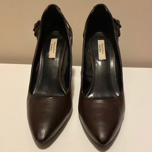 Size 8 Simply Vera Dark Brown Heel